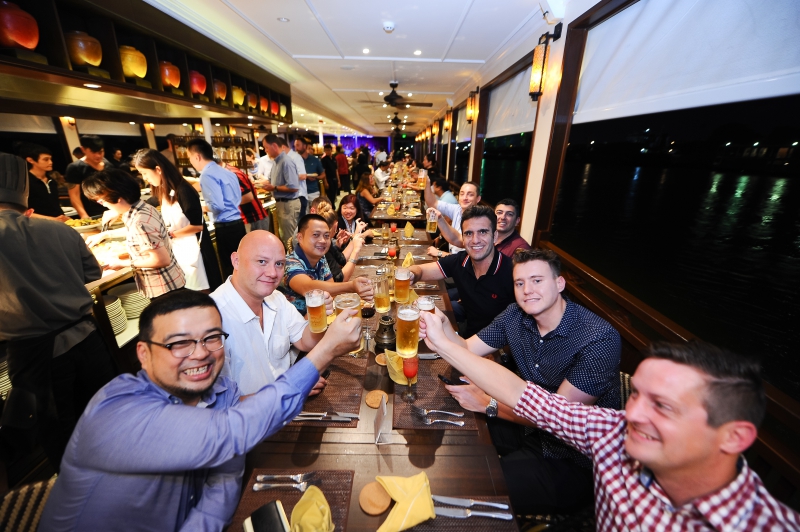 Members enjoying a Freightcamp social networking evening